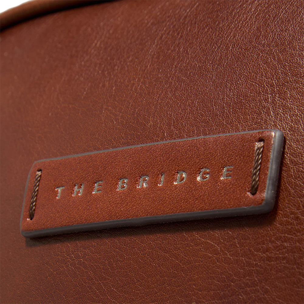 THE BRIDGE FILIPPO LINIE
Mittelgroßer Herrenrucksack aus braunem Leder