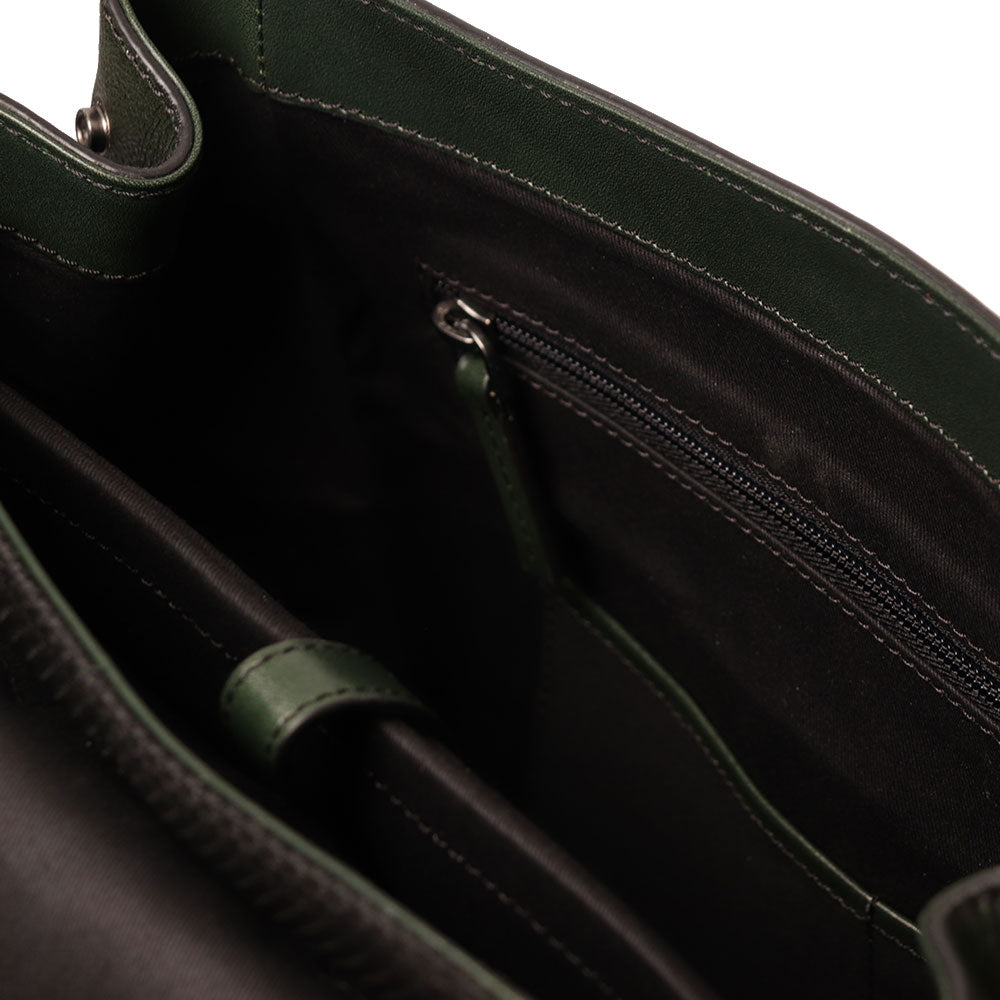 Herrenrucksack mit Klappe THE BRIDGE Filippo-Linie aus malachitgrünem Leder