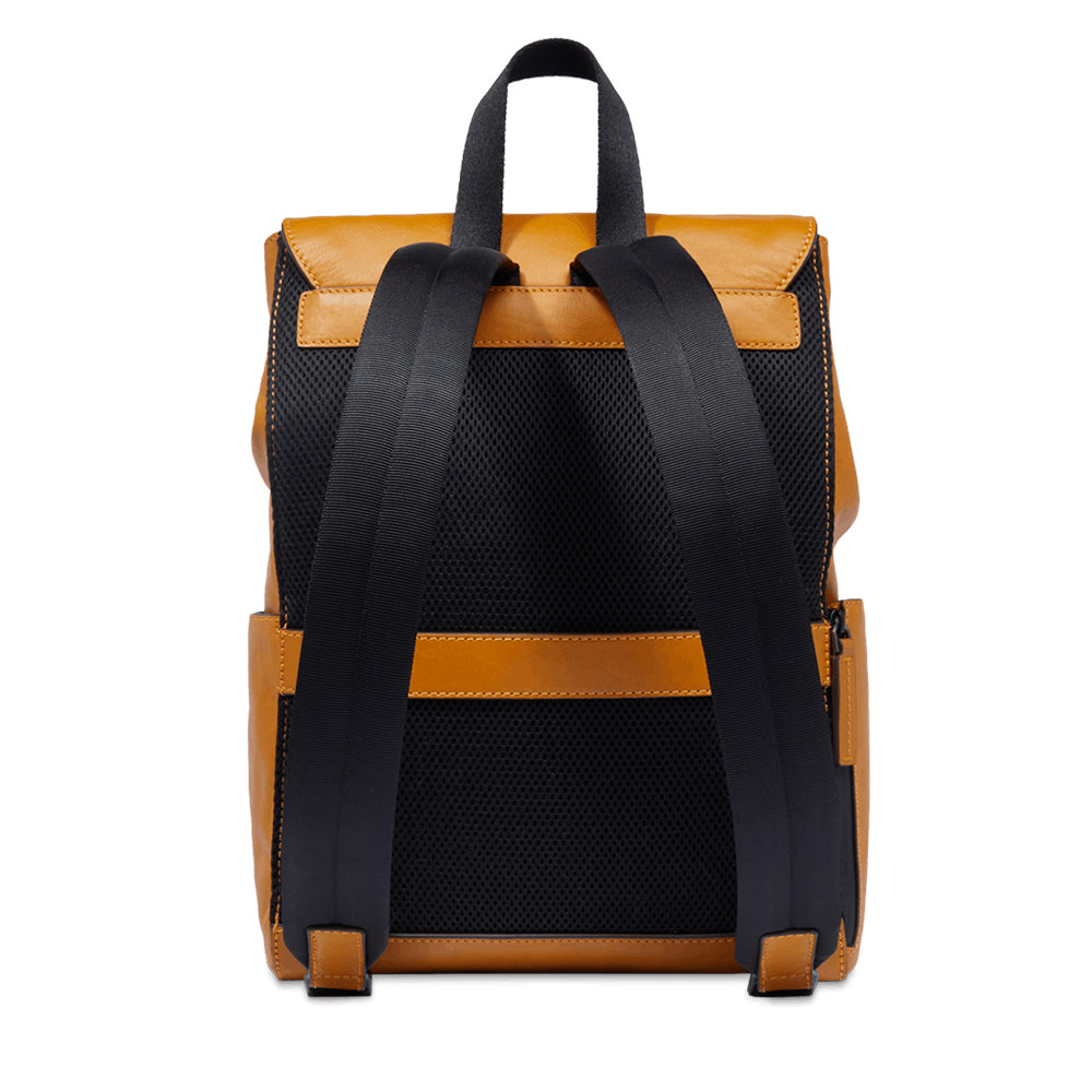 Herrenrucksack mit Klappe THE BRIDGE Damiano-Linie aus Curry-farbenem Leder