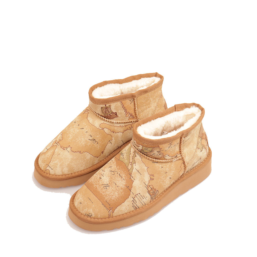 1A Classe Alviero Martini 1028
Gepolsterte Mini-Stiefeletten mit Geo Classic Druck