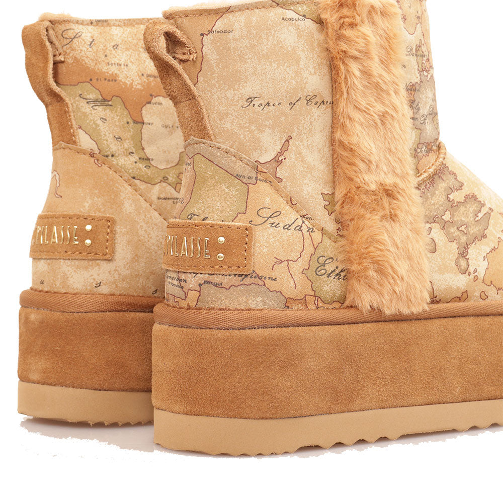 1A Classe Alviero Martini
Gepolsterte Plateau-Stiefeletten Geo Classic-Druck mit Lapin-Einsatz 1030
