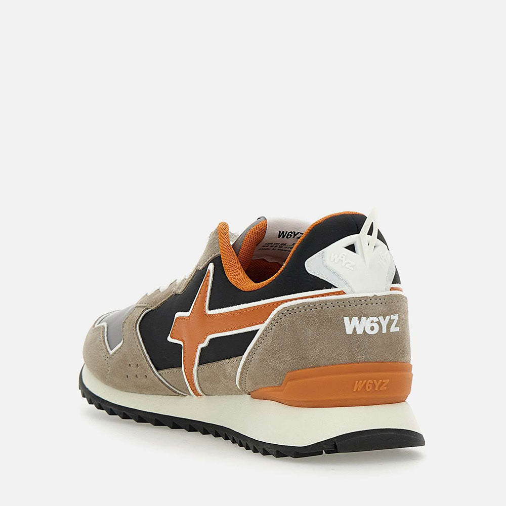 W6YZ Jet-M
Herren Sneaker aus technischem Stoff und Wildleder in Taupe, Dunkelgrau und Orange