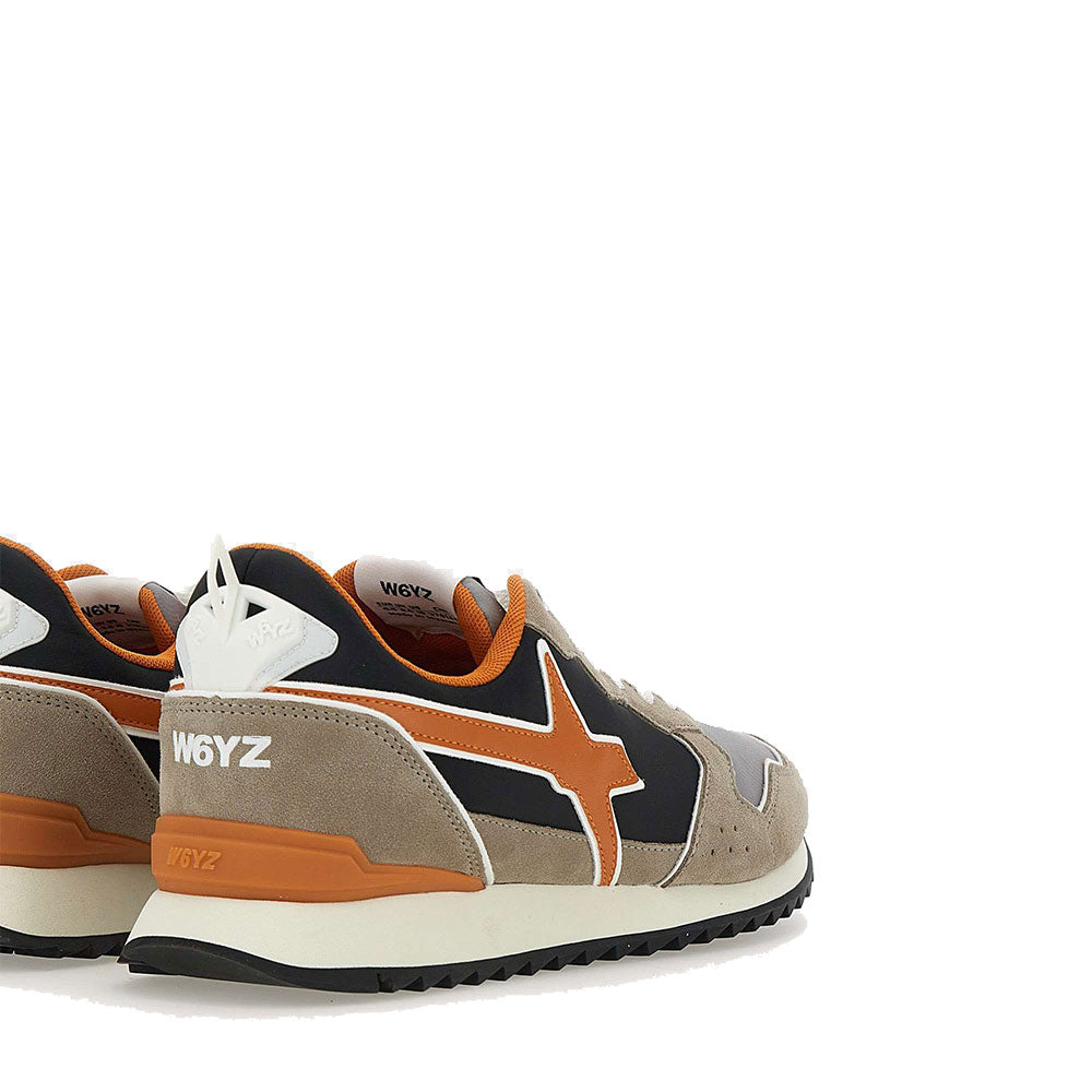 W6YZ Jet-M
Herren Sneaker aus technischem Stoff und Wildleder in Taupe, Dunkelgrau und Orange