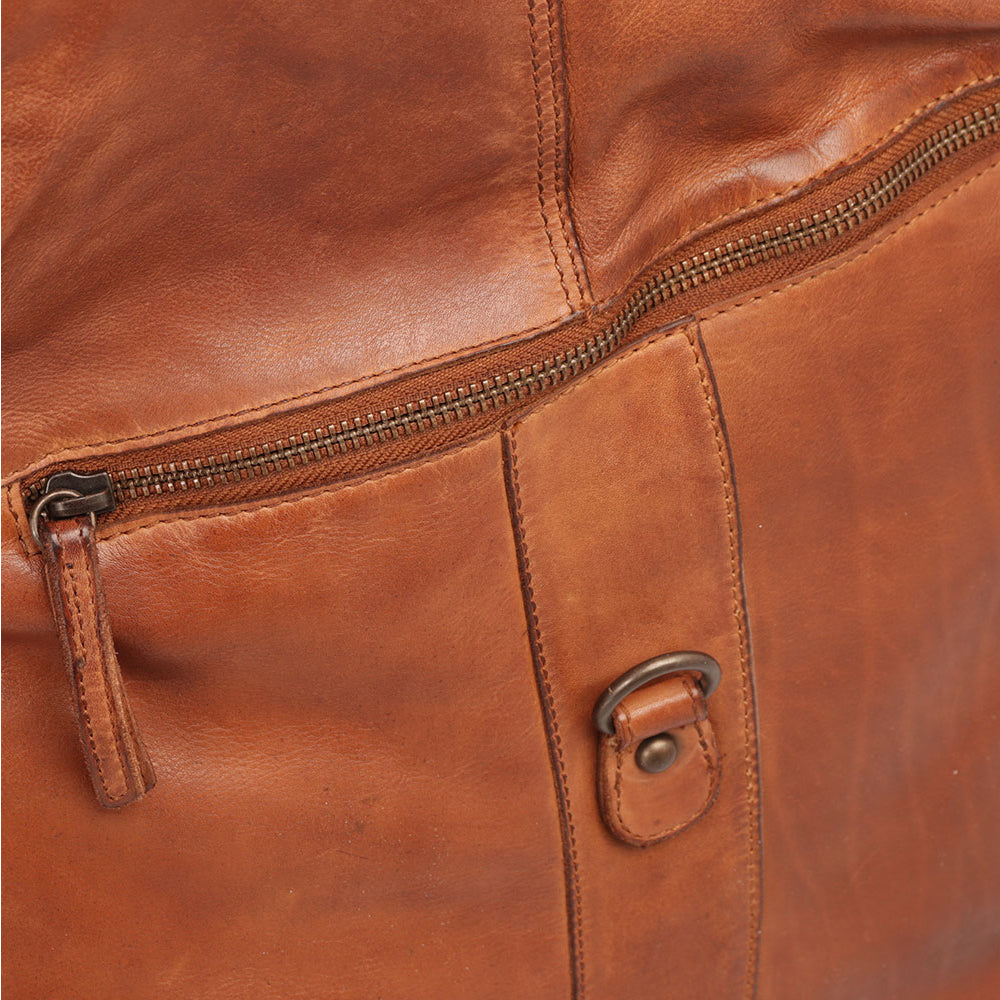 GIANNI CONTI
Damenrucksack aus Glattleder mit Überschlag in der Farbe Cognac