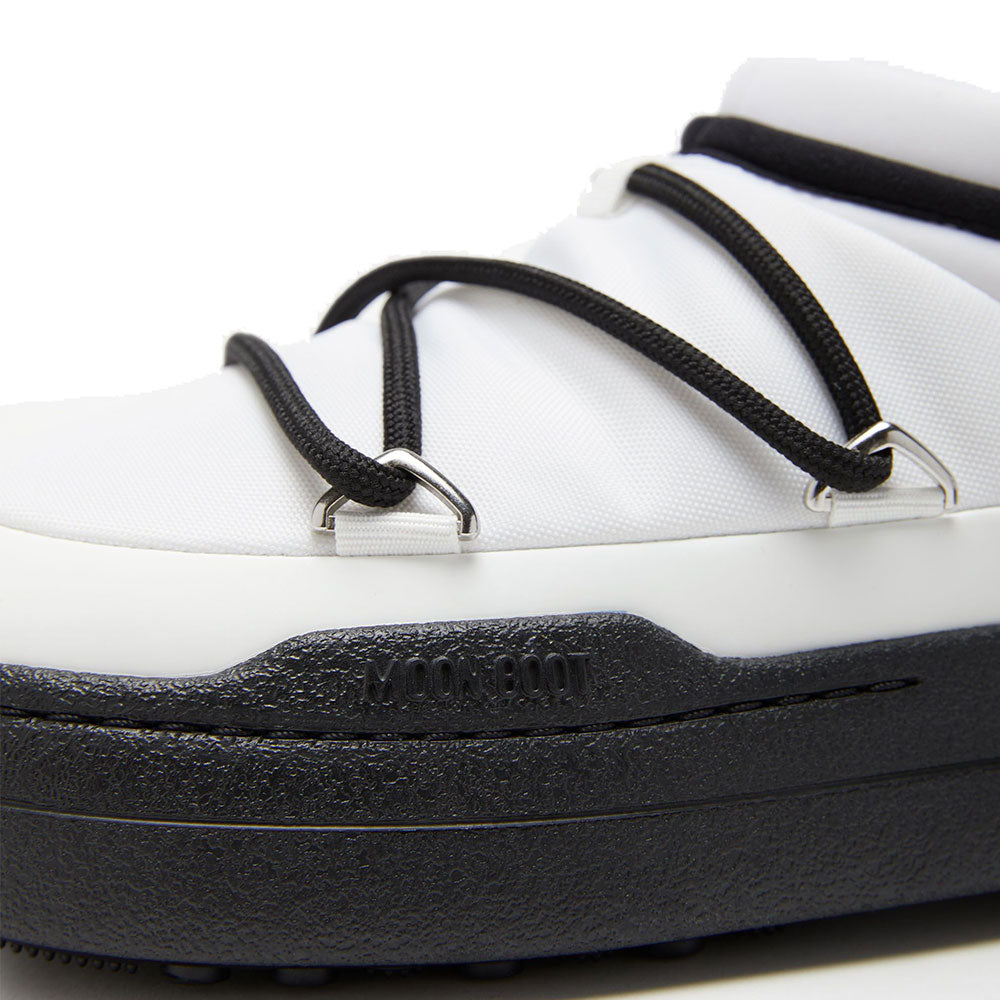 MOON BOOT Park Icon-Linie
Unisex-Slip-On-Schuhe aus schwarzem und weißem Nylon