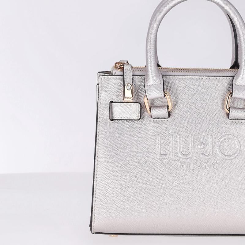 LIU JO
Damen Handtasche mit Logoprägung in Silber