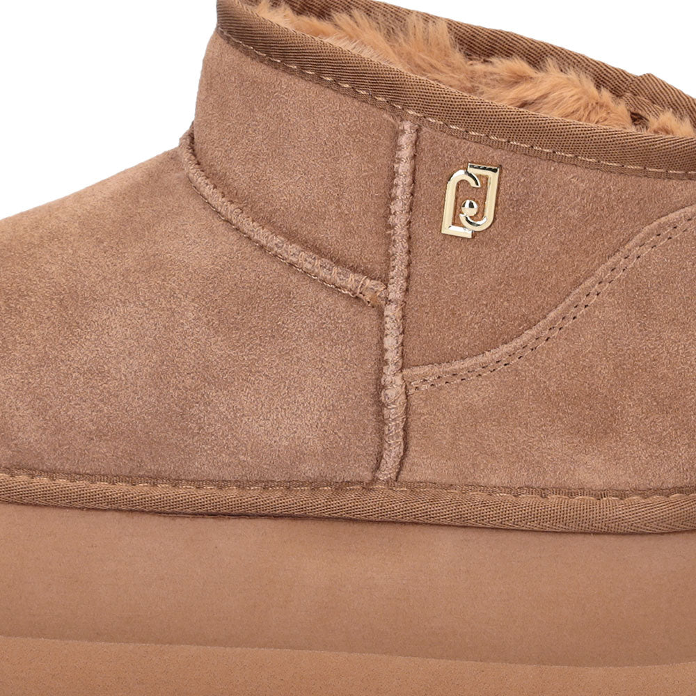 LIU JO Jane 01
Damenschuhe, gepolsterte Plateau-Stiefeletten aus Wildleder in der Farbe Cognac