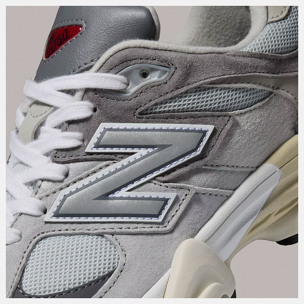 Sneakers Running NEW BALANCE 9060 in Suede e Tessuto Rain Cloud Castlerock e White