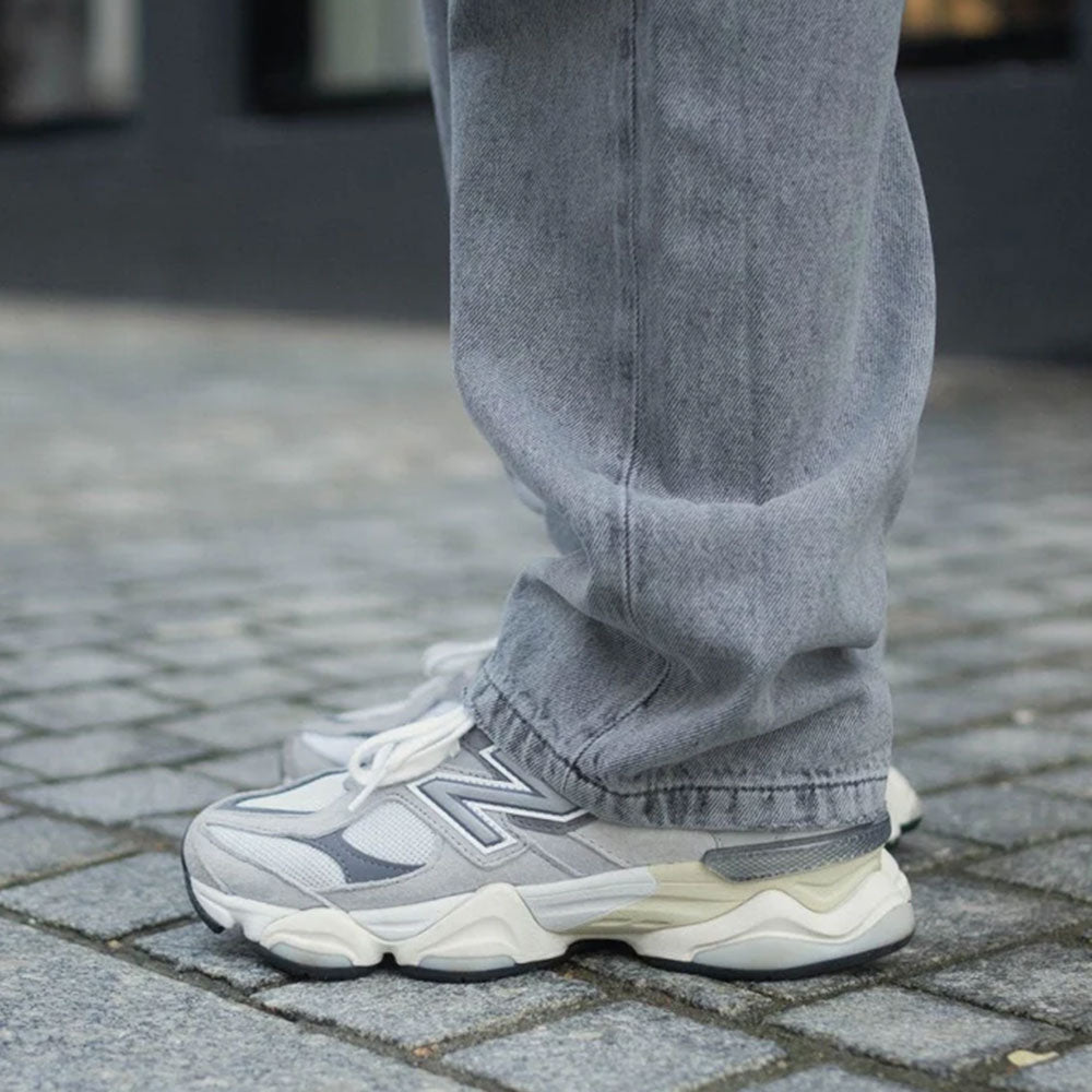 Sneakers Running NEW BALANCE 9060 in Suede e Tessuto Rain Cloud Castlerock e White