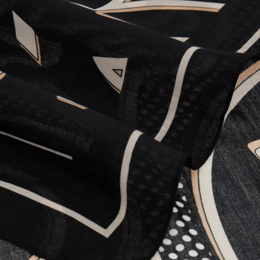 Foulard Donna 120 x 120 cm GUESS Colore Nero Multi