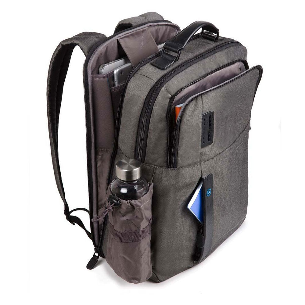 PIQUADRO 15,6" PC- und iPad-Rucksack Pulse P16-Linie aus Chevron-Stoff - Grau - CA4174P16