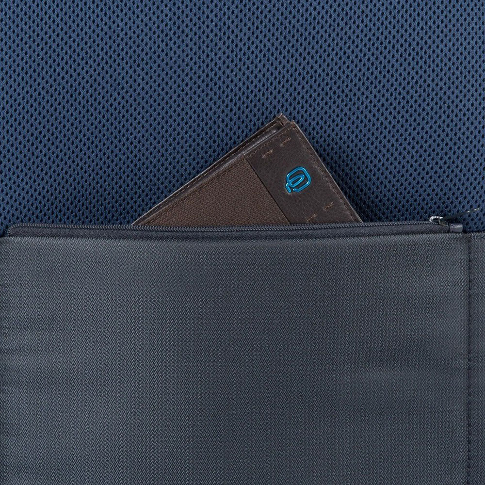 PIQUADRO 15,6" PC- und iPad-Rucksack Pulse P16-Linie aus Chevron-Stoff - Grau - CA4174P16