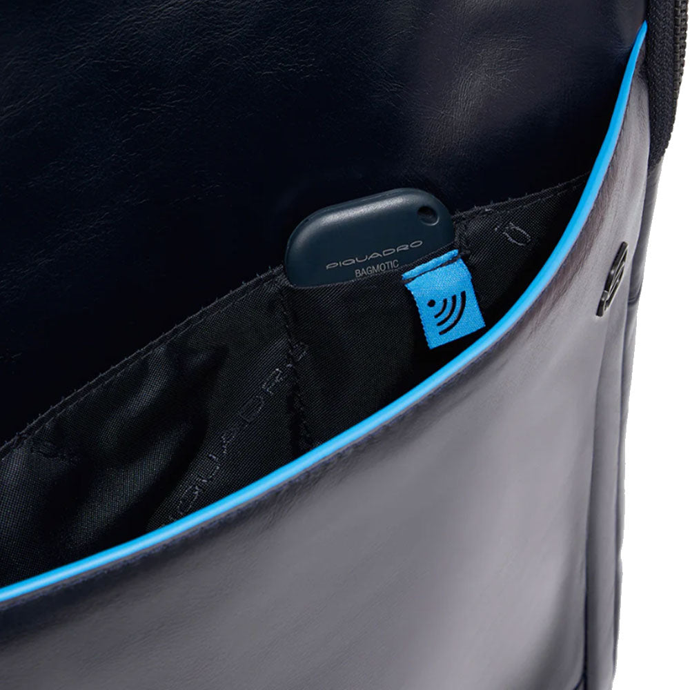 PIQUADRO 15,6" Laptop- und iPad®-Rucksack, Blue Square Line, Schwarzes Leder - CA4818B2V