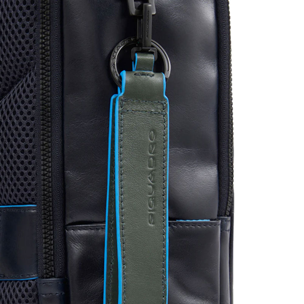 PIQUADRO 15,6" Laptop- und iPad®-Rucksack, Blue Square Line, Schwarzes Leder - CA4818B2V