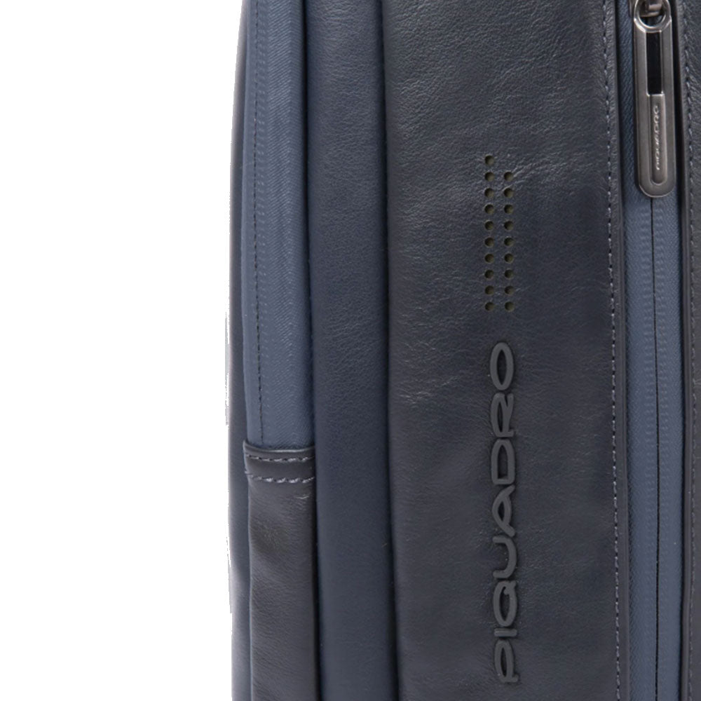 PIQUADRO 15,6" Laptop-Rucksack Urban Line aus blauem Leder - CA4818UB00