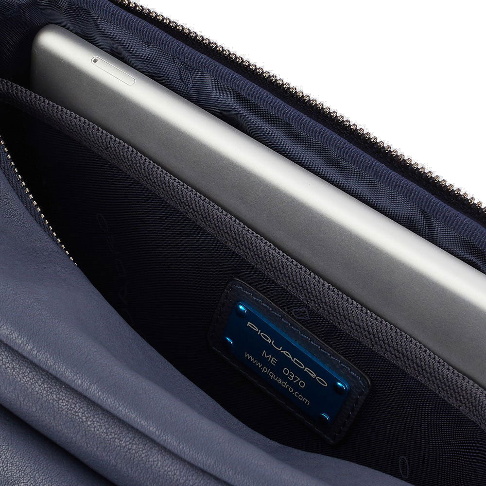 Borsello Monospalla Uomo in Pelle con Porta iPad PIQUADRO Colore Blu - CA5880W116