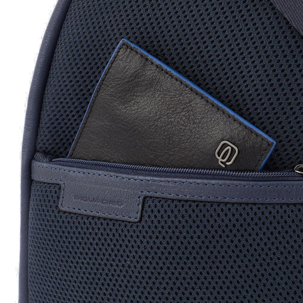 Borsello Monospalla Uomo in Pelle con Porta iPad PIQUADRO Colore Blu - CA5880W116