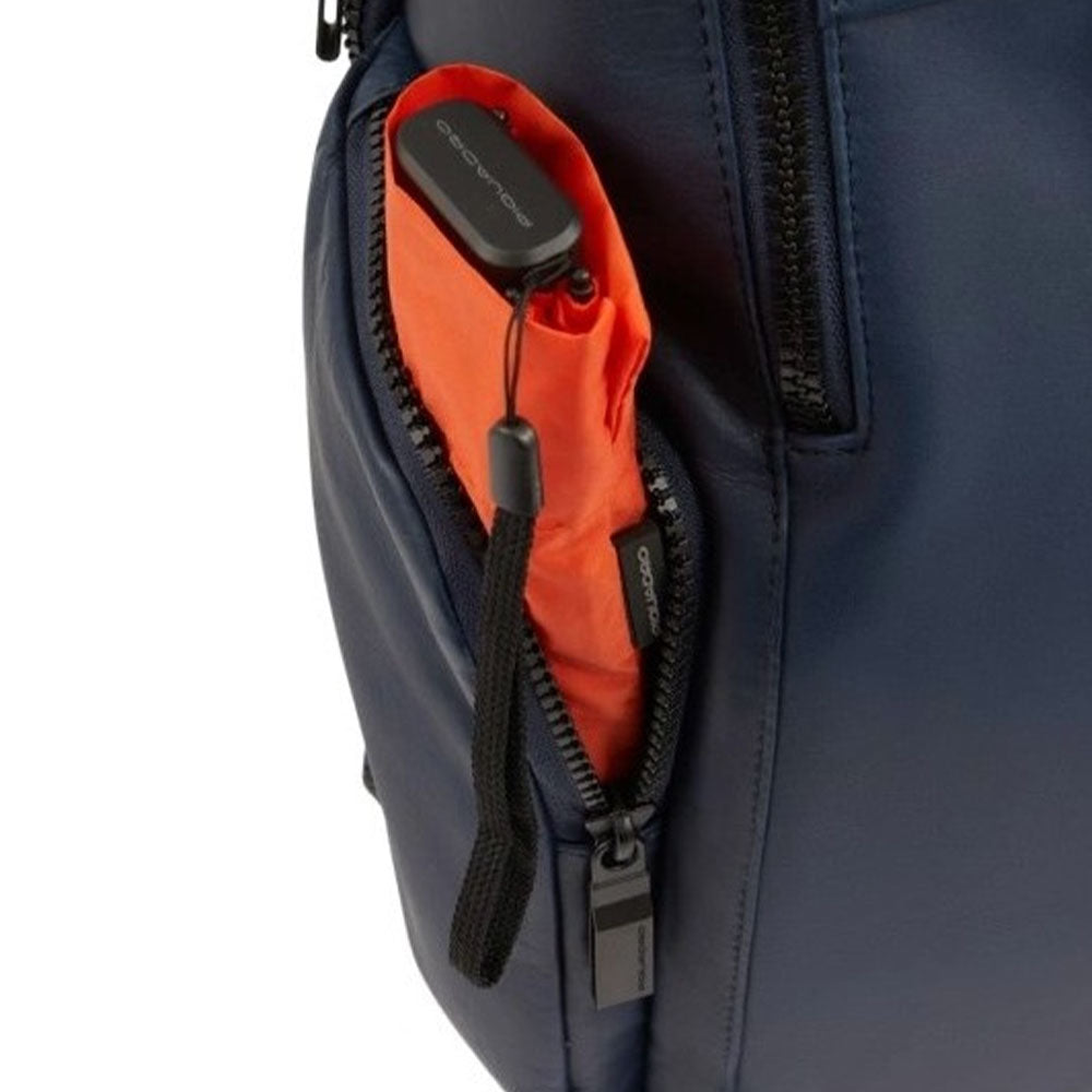 PIQUADRO Finn Linie
Herren Rucksack mit 14-Zoll-Laptopfach aus blauem Leder – CA5988S123