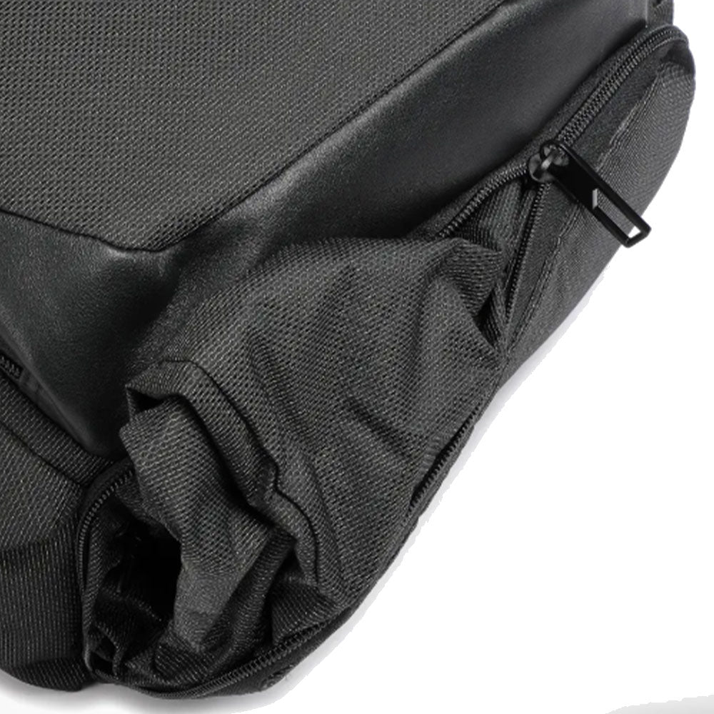 PIQUADRO Gio Linie
15,6" Laptop-Rucksack aus Leder und Stoff, in der Farbe Schwarz - CA6010S124