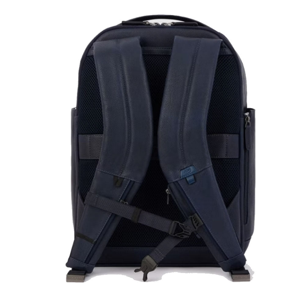 PIQUADRO Paavo Linie
Herren-Rucksack mit 15,6-Zoll-PC-Fach aus blauem Leder – CA6030S122