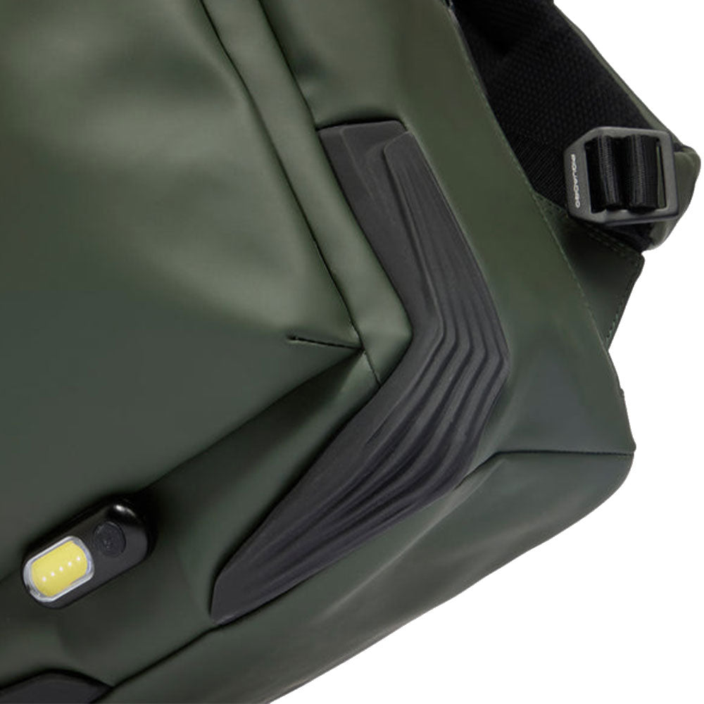PIQUADRO Rucksack mit 14-Zoll-PC-Halterung aus grünem Stoff Corner 2.0 Line – CA6464C2OW