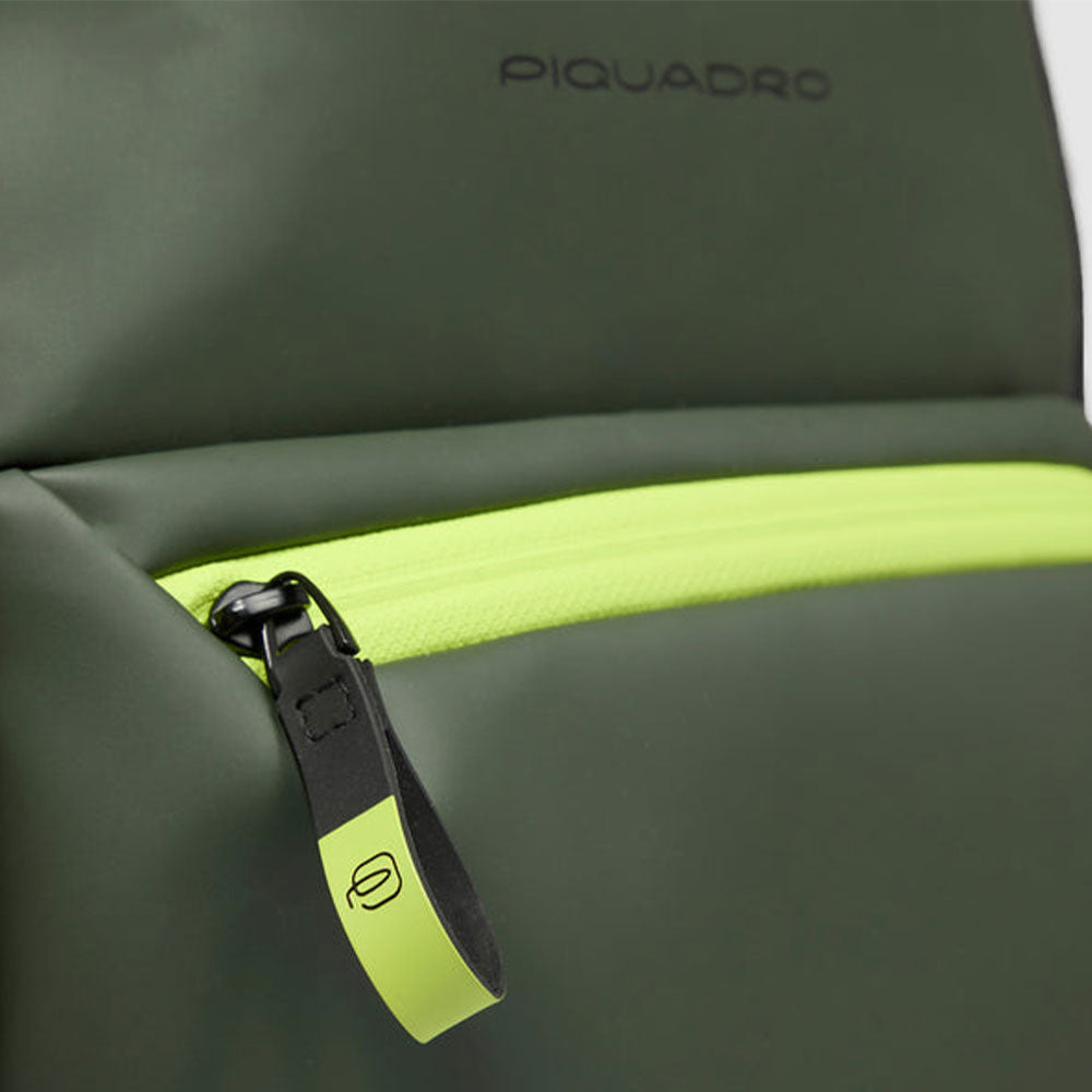 PIQUADRO Rucksack mit 14-Zoll-PC-Halterung aus grünem Stoff Corner 2.0 Line – CA6464C2OW