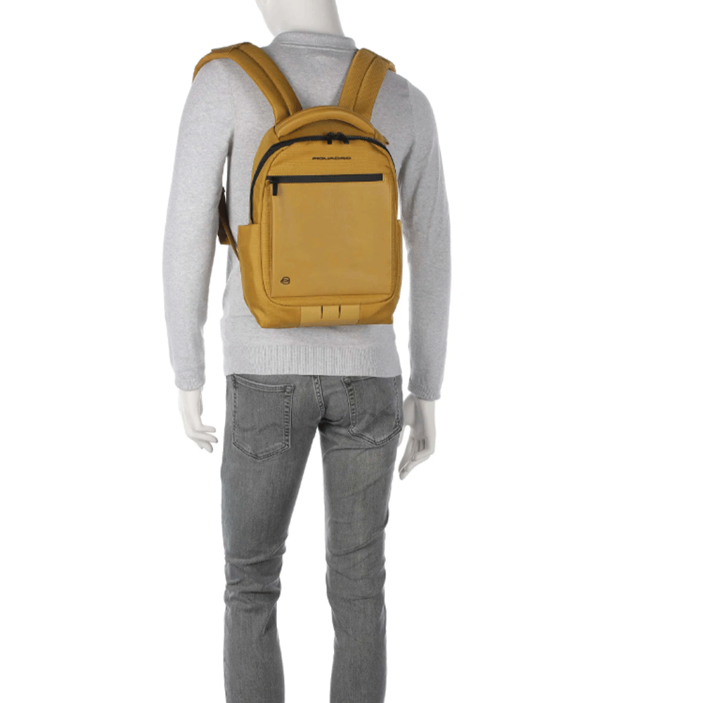 Zaino PIQUADRO con Porta Computer 13" in Tessuto e Pelle Colore Giallo Linea Orion - CA6619S136