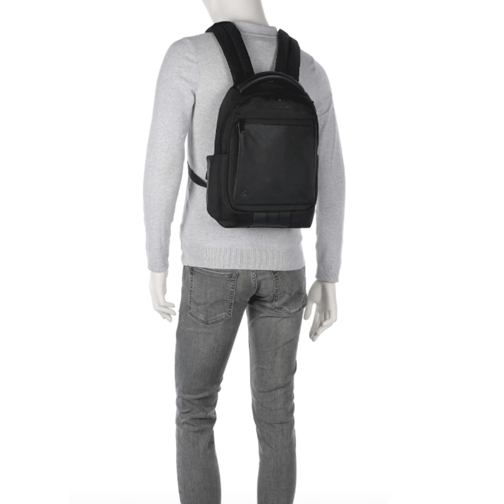 Zaino PIQUADRO con Porta Computer 13" in Tessuto e Pelle Colore Nero Linea Orion - CA6619S136
