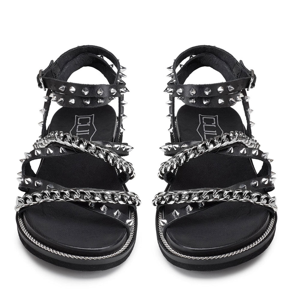 CULT Roshelle 3886
Damensandalen aus schwarzem Leder mit Nieten und Ketten