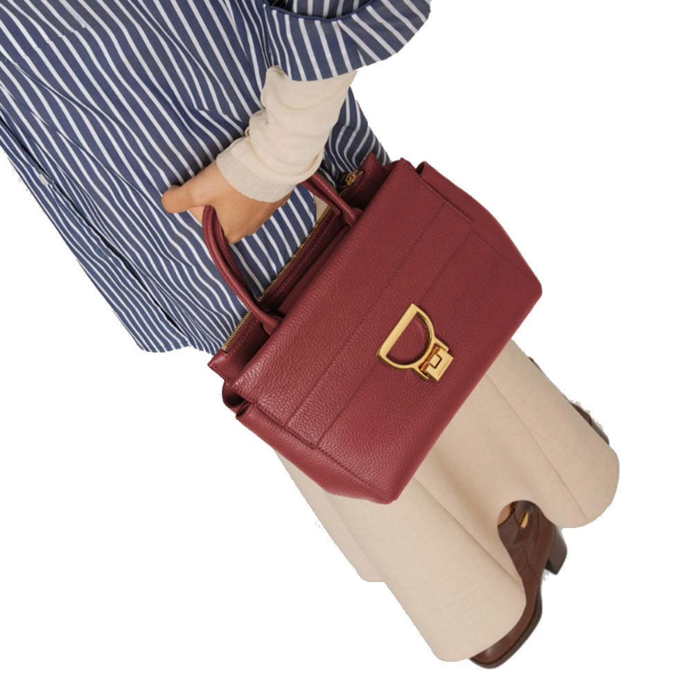 COCCINELLE ARLETTIS MEDIUM LINIE
Damenhandtasche aus Leder in der Farbe Brandy