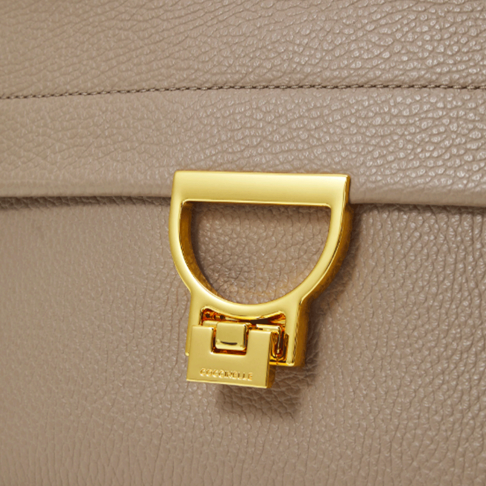 Borsa Donna a Mano COCCINELLE in Pelle linea Arlettis Colore Warm Taupe Misura Piccola