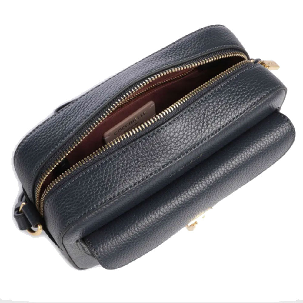 COCCINELLE Beat Soft Linie
Damen Umhängetasche aus Leder in der Farbe Midnight Blue, mittlere Größe