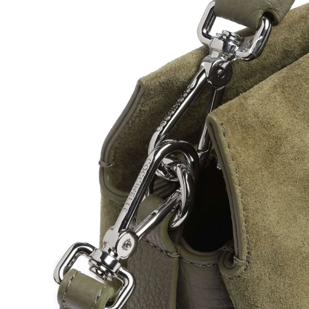 COCCINELLE Damenhandtasche aus Wildleder, Linie Boheme Suede, Farbe Laurel Green