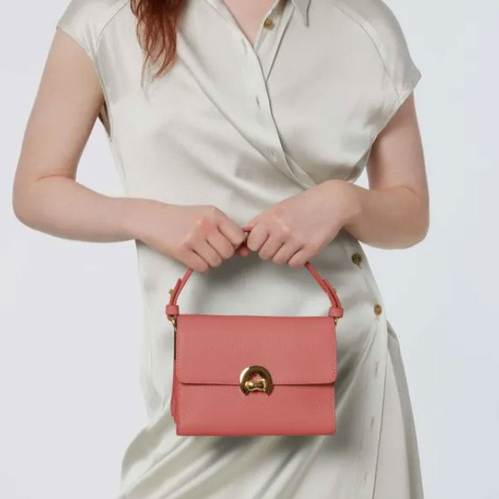 COCCINELLE Binxie Small Linie
Damen Handtasche mit Schultergurt aus Leder in Pot color