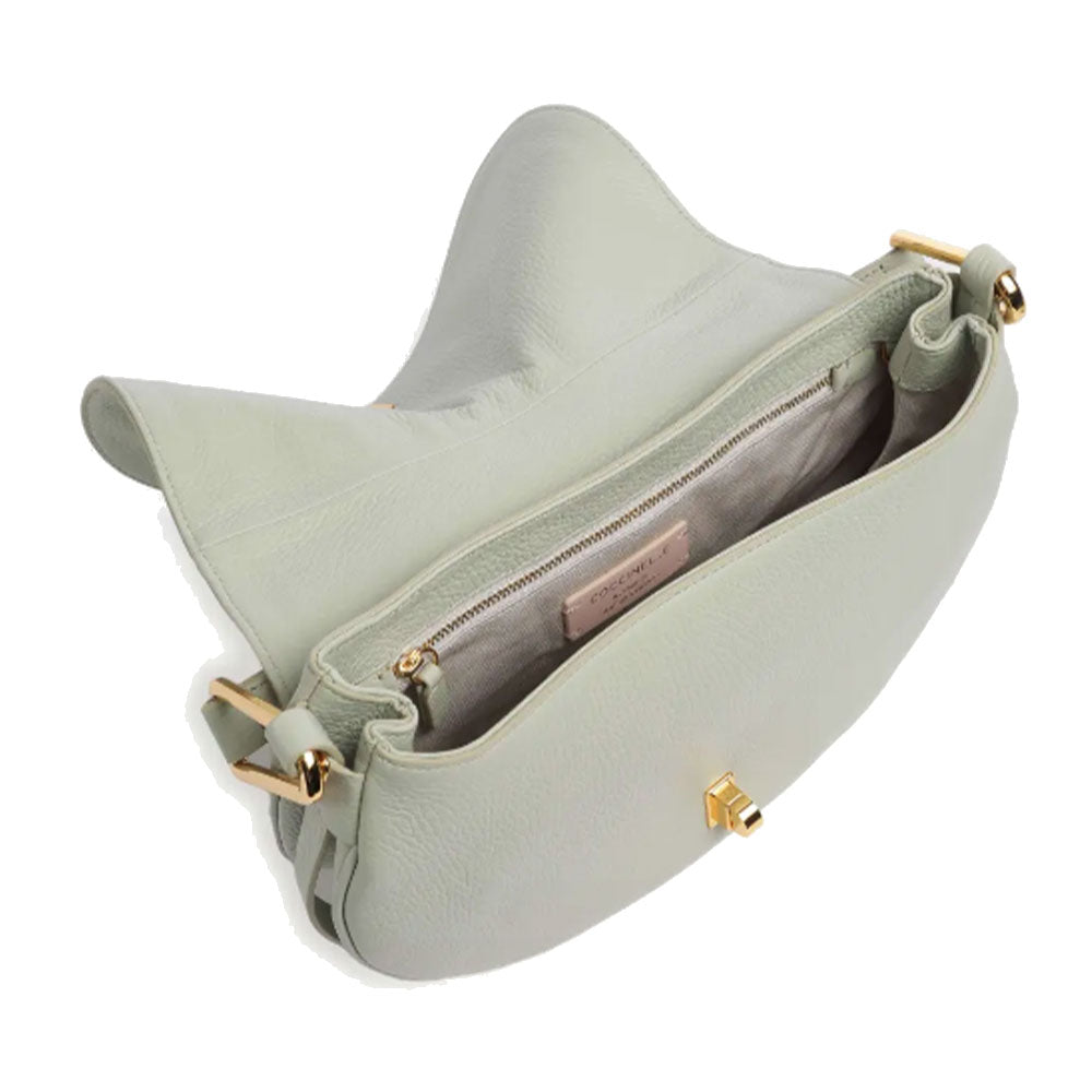 COCCINELLE Magie Soft Medium
Damen Handtasche mit Schultergurt aus Seladongrünem Leder
