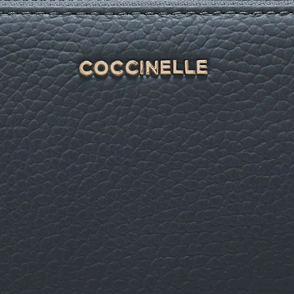 COCCINELLE Damen Geldbörse mit Rundum-Zipper aus Leder, Midnight Blue Metallic, Soft Line