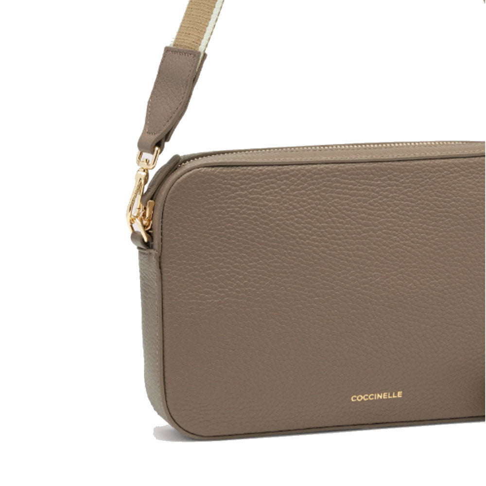 Borsa Donna a Tracolla COCCINELLE Linea Tebe Colore Warm Taupe
