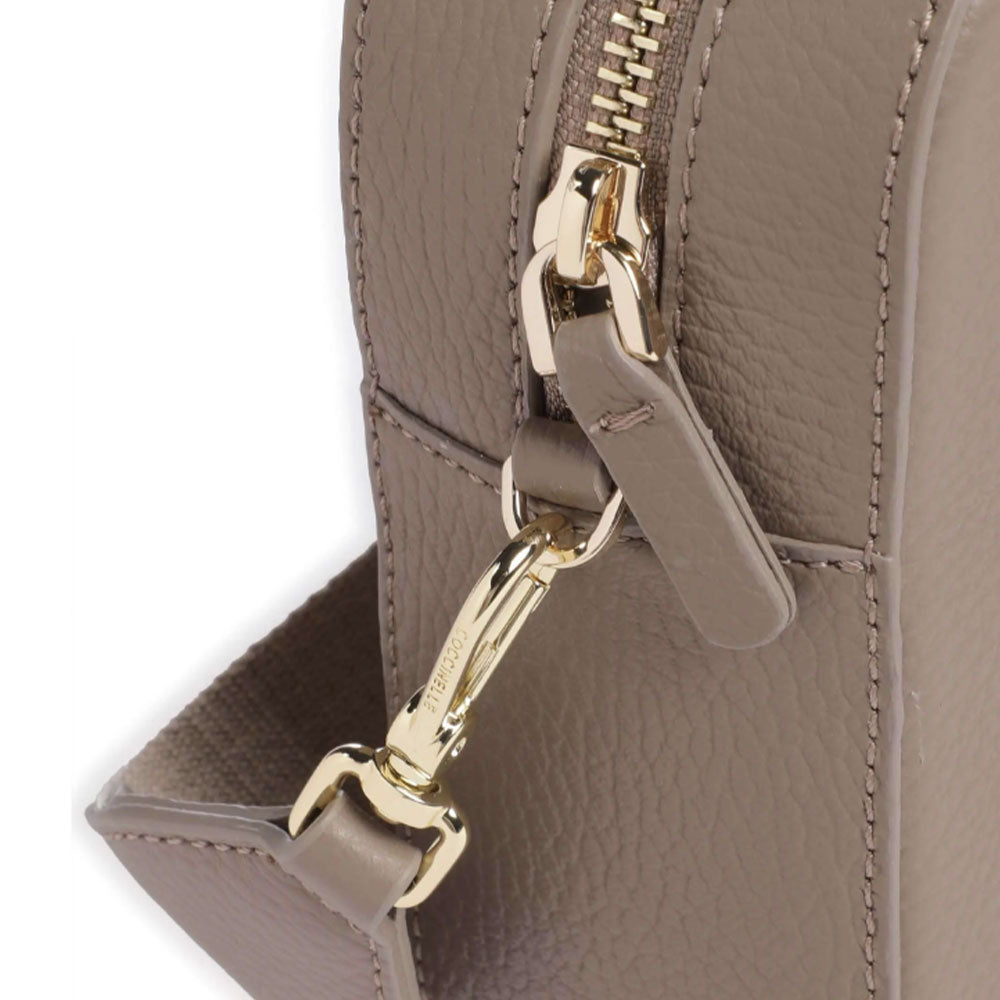 COCCINELLE Damen Umhängetasche Tebe Line Warme Taupefarbe - E5MN555M301