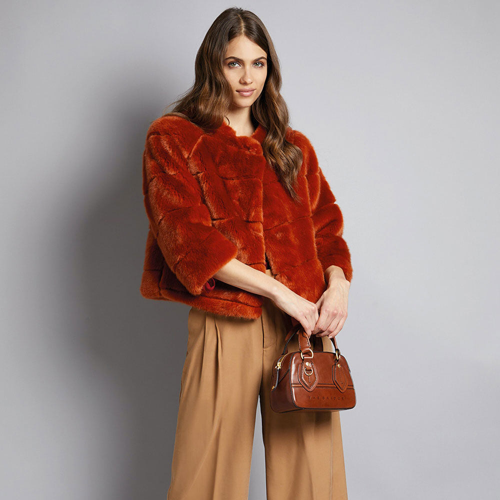 THE BRIDGE Damen-Mini-Boston-Tasche Daphne-Linie aus schwarzem Leder