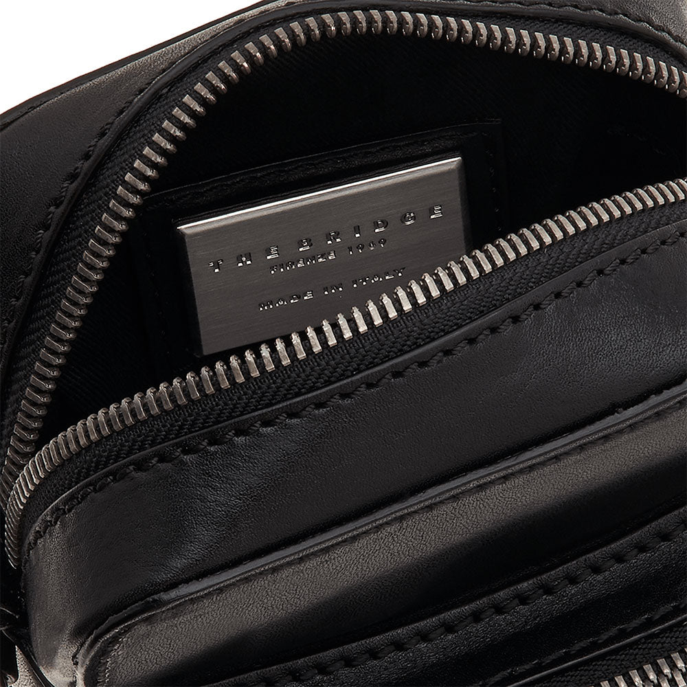 Kleine Herrentasche THE BRIDGE aus schwarzem Leder, Story-Linie 05353001