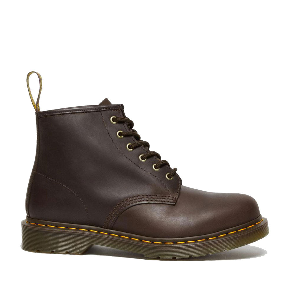 Scarpe Unisex DR. MARTENS Stivali linea 101 Crazy Horse in Pelle Dark Brown a sconto Cuoieriashop