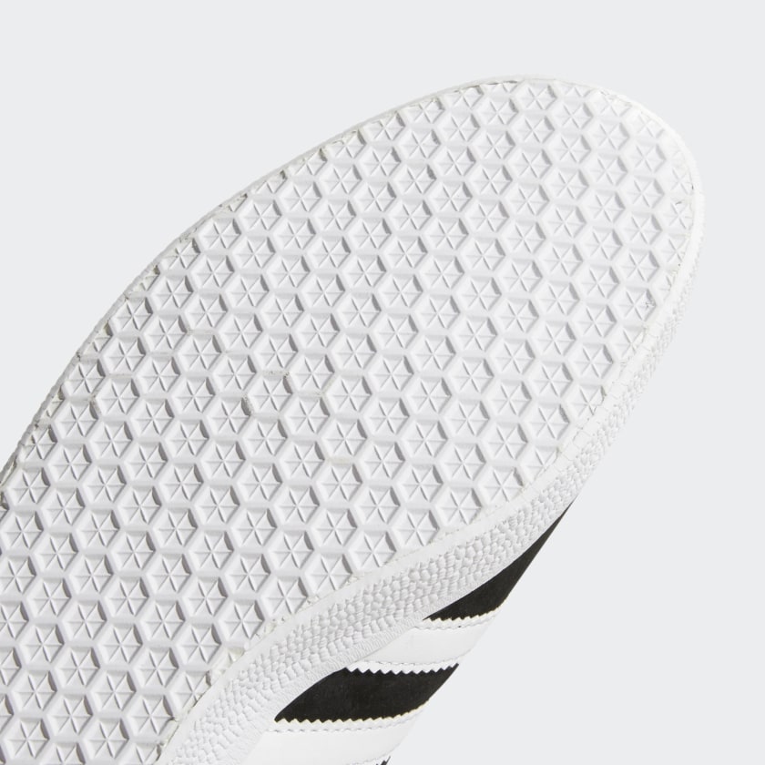Scarpe Uomo ADIDAS Sneakers linea Gazelle in Nabuk colore Nero e Bianco