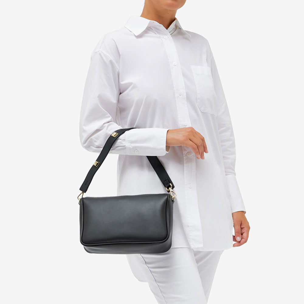 Borsa Donna a Spalla Media GUM linea Maxi Studs colore Nero