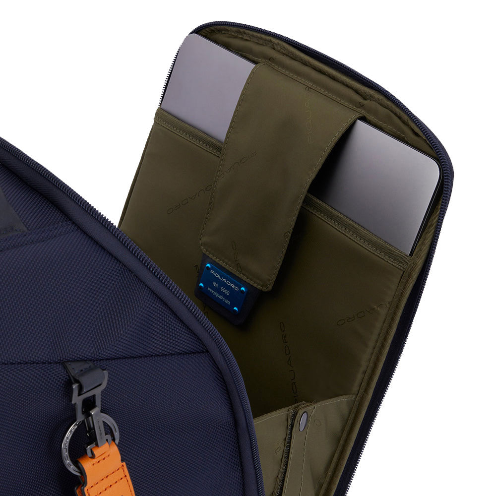 Trolley Cabina PIQUADRO con Portabilità a Zaino in Tessuto Riciclato linea Brief 2 Ruote Colore Blu - BV6270BR2