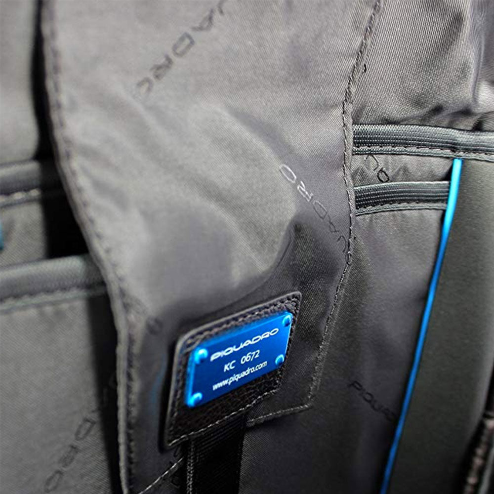 PIQUADRO Vibe Lederrucksack mit 15,6-Zoll-Computer- und Tablet-Halter – CA3772VI Schwarz