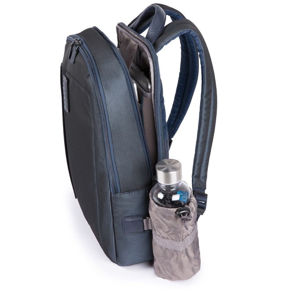 PIQUADRO
Rucksack für 14-Zoll-PC und Tablet aus Chevron Farbstoff, Blau – CA3869P16