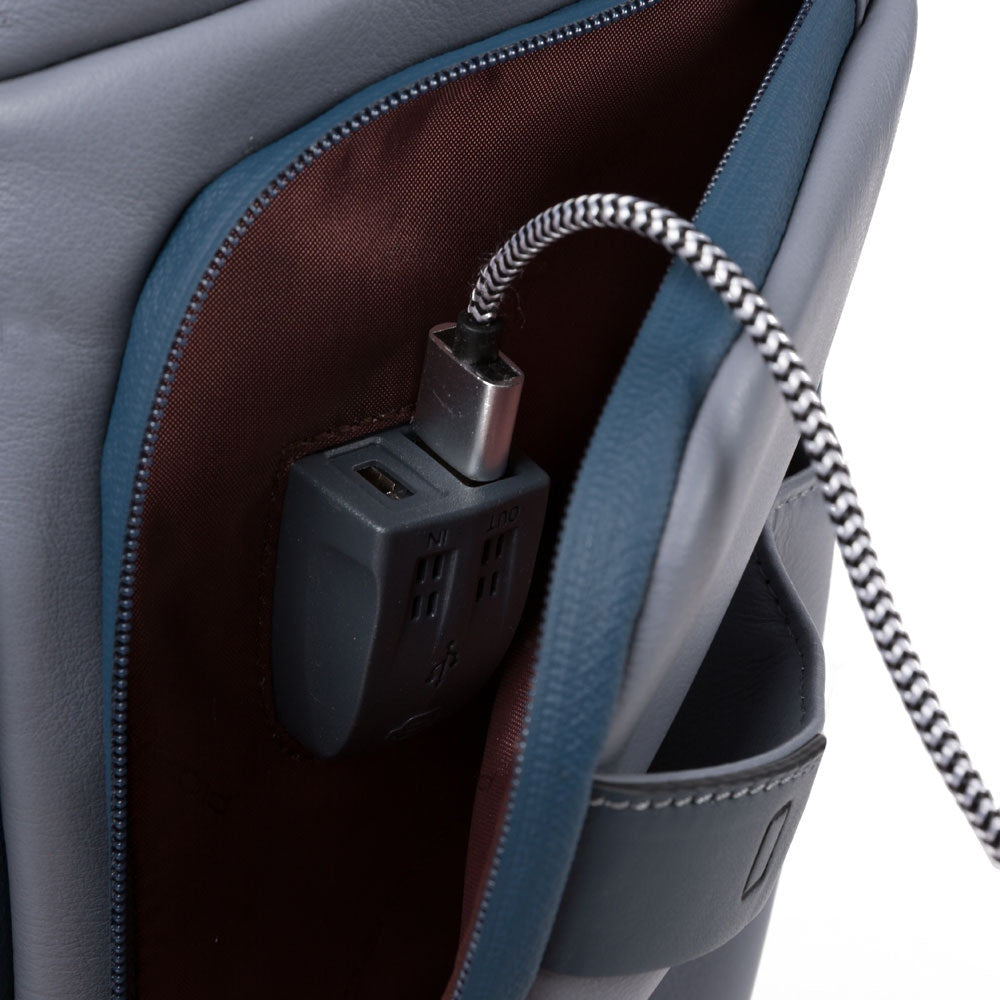 PIQUADRO Zaino Porta Pc 15,6" - linea Urban Pelle Grigio e Bordeaux CA4550UB00BM con Antifurto