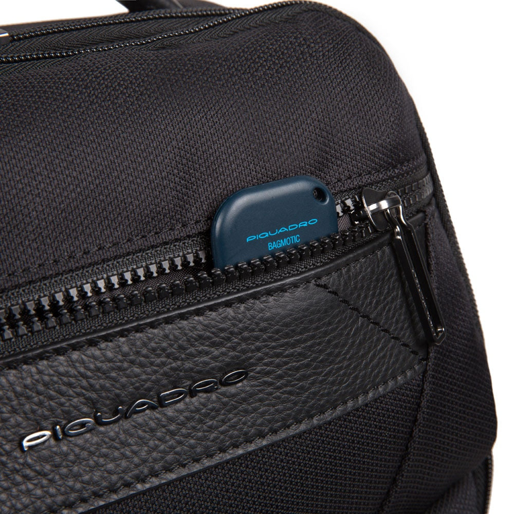 PIQUADRO Herrenrucksack aus schwarzem Leder und Stoff für 14" PC und iPad Trakai Line CA5524W109