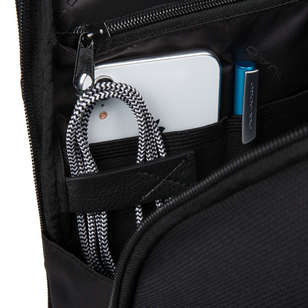 PIQUADRO Herrenrucksack aus schwarzem Leder und Stoff für 14" PC und iPad Trakai Line CA5524W109
