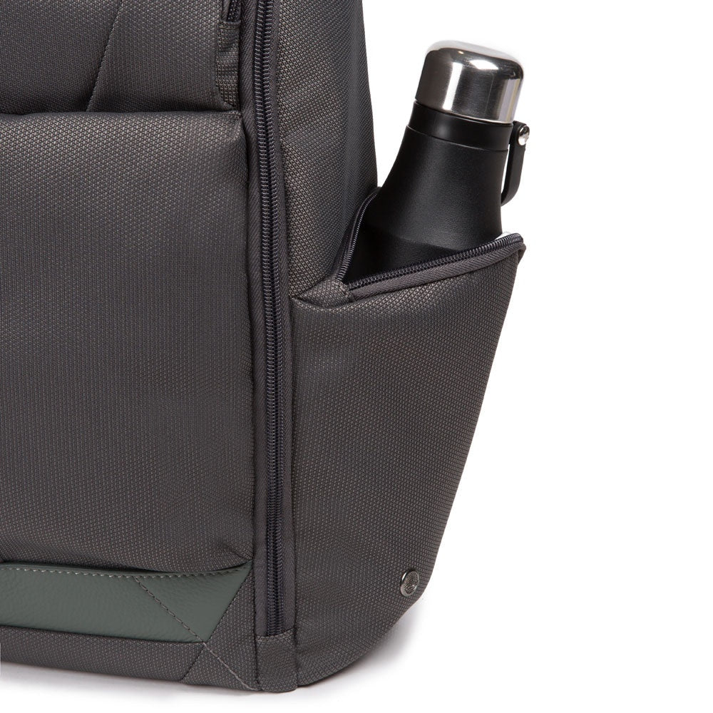 PIQUADRO Herrenrucksack aus militärgrünem Leder und Stoff für 14-Zoll-PC und iPad Trakai Line CA5524W109